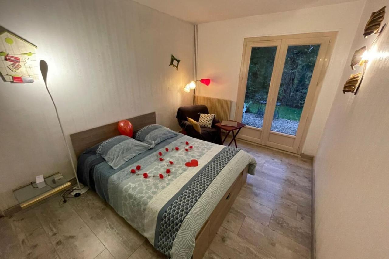 Au Calme Absolu Chez Nicolas Lindry Buitenkant foto